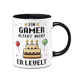 Gaming Tasse - Ein Gamer altert nicht er levelt - Geschenk zum Geburtstag für Zocker -...