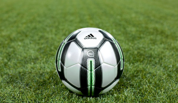 Adidas: “Smart Ball” für nur 300 Euro